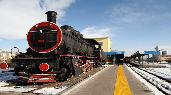 buharli-tren-kars-gari
